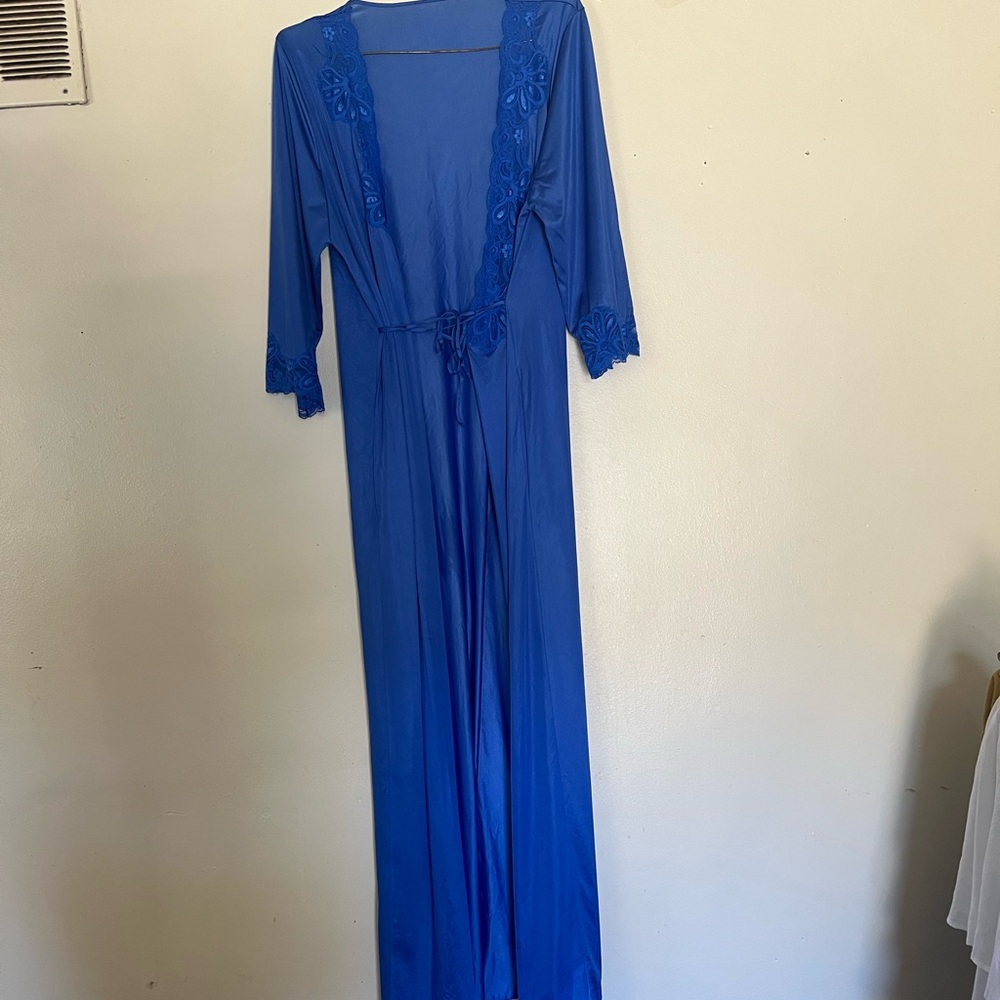 Shadowline Blue Satin Robe - Picture 7 of 8